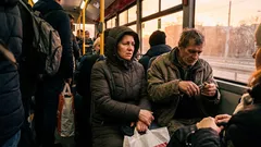 V autobuse si ke mně přisedl bezdomovec. O dvacet minut později jsem litovala