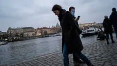 Klekla jsem u Vltavy s prstýnkem v ruce. On vytáhl něco jiného